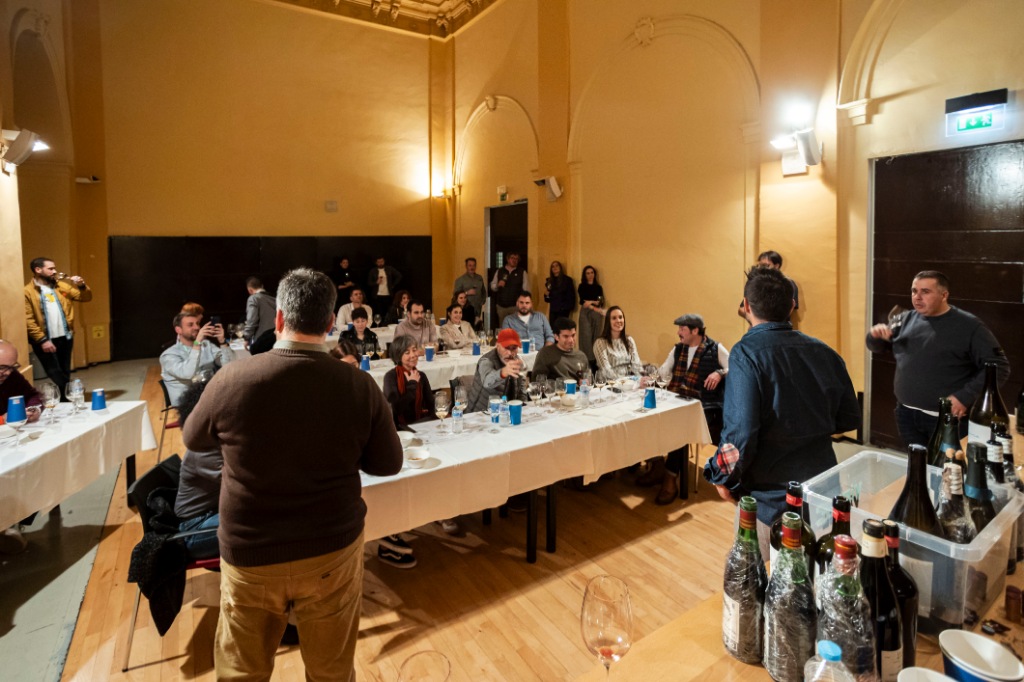 Cata solidaria dirigida por Raúl Barroso junto a distintos productores en Toledo Toma Vino 2024.